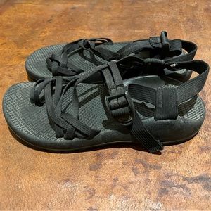 Chaco Womens Size 9 Black sandals